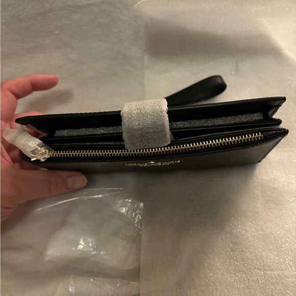 Kate Spade New York Saffiano Wallet - New in Signature Box - Picture 6 of 14